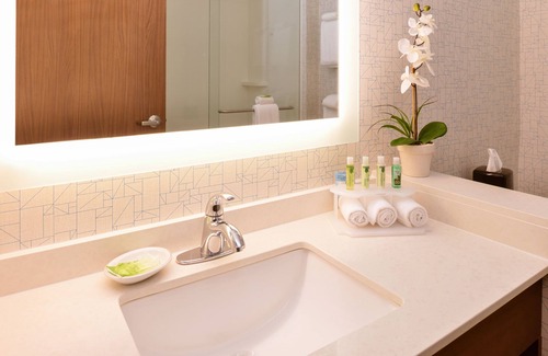 Melbourne Hotel | Holiday Inn Express & Suites West Melbourne by IHG