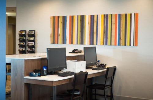 Galt Hotel | Holiday Inn Express & Suites Rock Falls by IHG