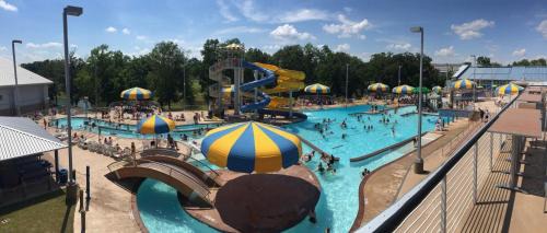 Batesville Hotel | Holiday Inn Express & Suites Batesville by IHG