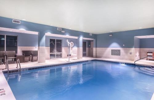 La Grange Hotel | Holiday Inn Express & Suites - La Grange by IHG