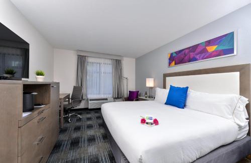 Mission Valley West Hotel | Holiday Inn Express & Suites San Diego - Mission Valley by IHG
