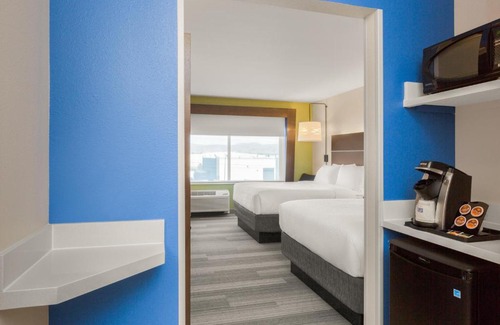 Brownstown Hotel | Holiday Inn Express & Suites - Union Gap - Yakima Area by IHG