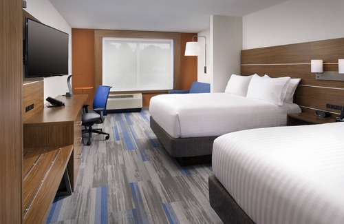 Altoona Hotel | Holiday Inn Express & Suites Altoona by IHG