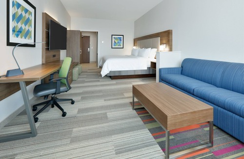 Roanoke Hotel | Holiday Inn Express & Suites Fort Worth North - Northlake by IHG