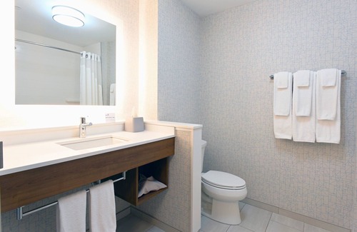 Aurora Hotel | Holiday Inn Express & Suites Aurora by IHG