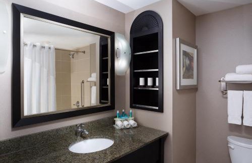 Bells Corners Hotel | Holiday Inn Express & Suites Ottawa West - Nepean by IHG