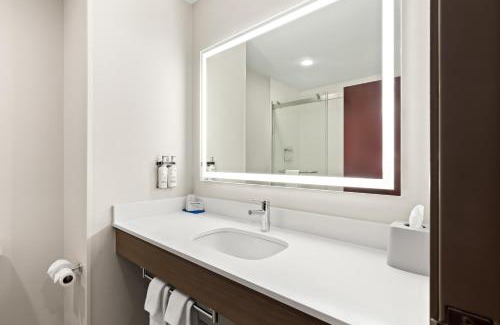 Perry Hotel | Holiday Inn Express & Suites Perry by IHG