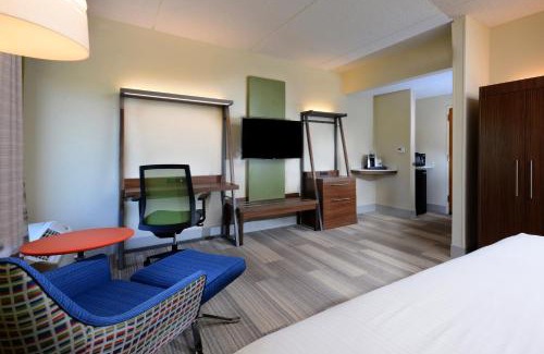 Durham Hotel | Holiday Inn Express & Suites Raleigh Durham Airport at RTP by IHG