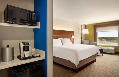 Searcy Hotel | Holiday Inn Express & Suites Searcy by IHG