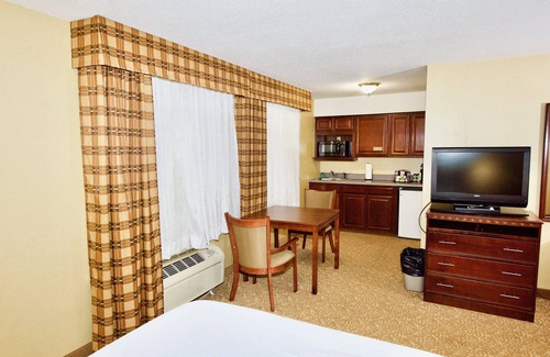 Fenton Hotel | Holiday Inn Express & Suites St. Louis West - Fenton by IHG