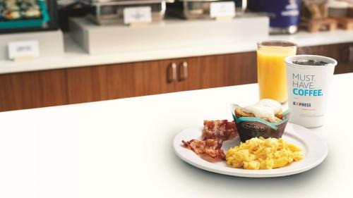 Tupelo Hotel | Holiday Inn Express & Suites Tupelo by IHG