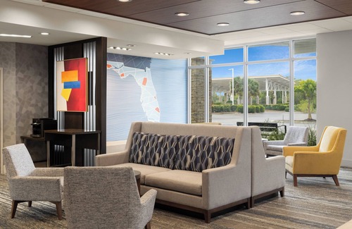 Tampa Hotel | Holiday Inn Express & Suites Tampa East - Ybor City by IHG