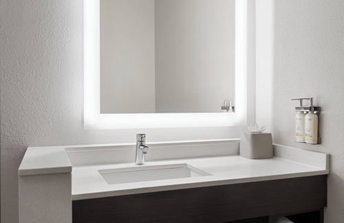 Tampa Hotel | Holiday Inn Express & Suites Tampa East - Ybor City by IHG
