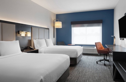 Tampa Hotel | Holiday Inn Express & Suites Tampa East - Ybor City by IHG