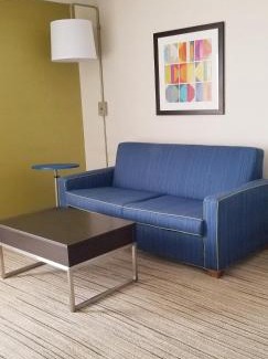 Troy Hotel | Holiday Inn Express & Suites Troy by IHG