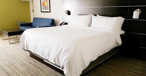 Troy Hotel | Holiday Inn Express & Suites Troy by IHG
