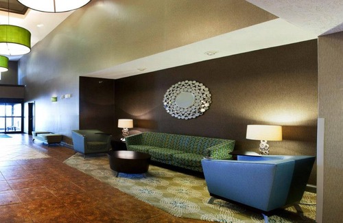 Brandon Hotel | Holiday Inn Express & Suites Brandon by IHG