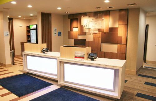 Clarion Hotel | Holiday Inn Express & Suites Clarion by IHG
