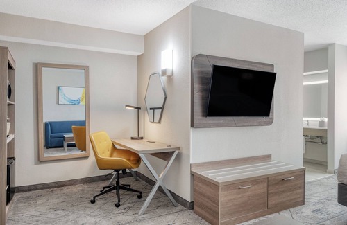 Gahanna Hotel | Holiday Inn Express & Suites Gahanna/Columbus Airport by IHG