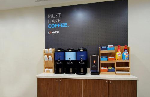 Hammond Hotel | Holiday Inn Express & Suites Hammond by IHG