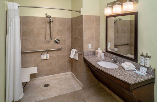 Lebanon Hotel | Holiday Inn Express & Suites Lebanon by IHG