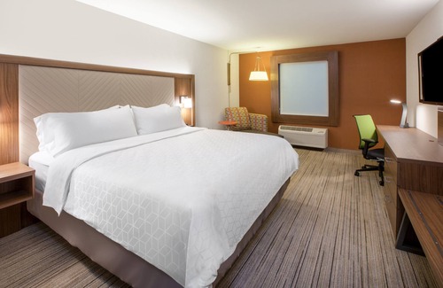 Moody Hotel | Holiday Inn Express & Suites Moody - Leeds by IHG
