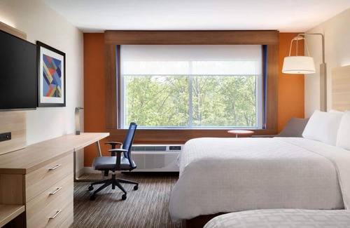 Moody Hotel | Holiday Inn Express & Suites Moody - Leeds by IHG