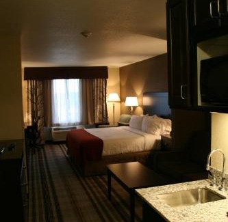 Nevada Hotel | Holiday Inn Express & Suites Nevada by IHG