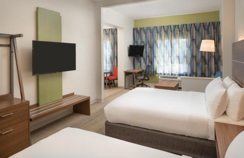 Orlando Hotel | Holiday Inn Express & Suites Orlando International Airport by IHG