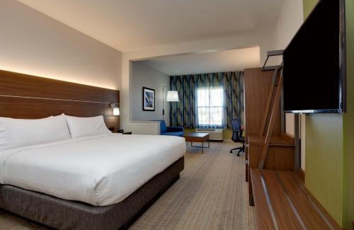 Orlando Hotel | Holiday Inn Express & Suites Orlando International Airport by IHG