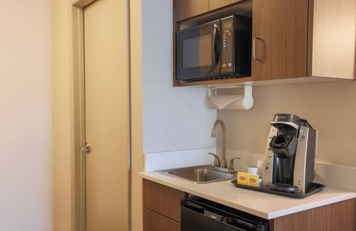 North Raleigh Hotel | Holiday Inn Express & Suites Raleigh North - Wake Forest by IHG