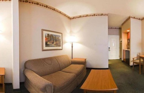Winner Hotel | Holiday Inn Express & Suites Winner by IHG