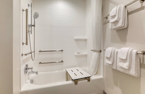 Holly Springs Hotel | Holiday Inn Express Holly Springs Raleigh Area by IHG