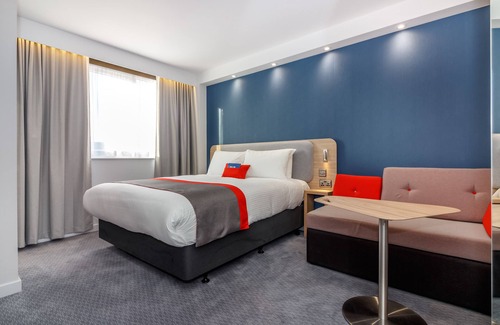 Wigan Hotel | Holiday Inn Express Wigan by IHG