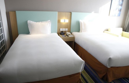 Bayuquan District Hotel | Holiday Inn Express Yingkou Onelong Plaza by IHG