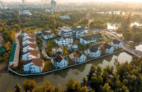 Taizhou Hotel | Holiday Inn Express Yuhuan Wetland Park by IHG