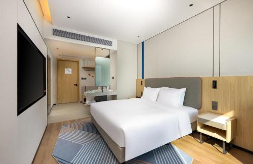 Zhanjiang Hotel | Holiday Inn Express Zhanjiang Coast by IHG