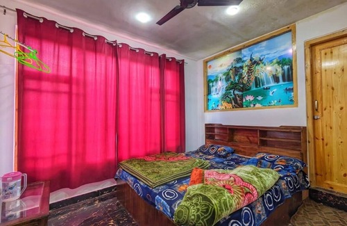 Kargil Hotel | Holiday Inn Guest House