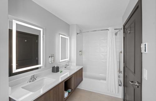 Surrey Hotel | Holiday Inn Hotel & Suites Surrey East - Cloverdale by IHG