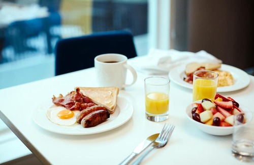 West Newton Hotel | Holiday Inn Indianapolis Airport by IHG