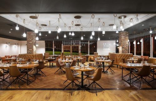 Brighouse Hotel | Holiday Inn Leeds Brighouse by IHG