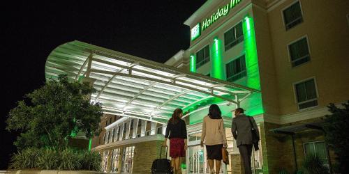 Holtsville Hotel | Holiday Inn - Long Island - ISLIP Arpt East by IHG