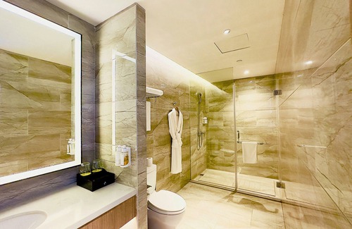Qinzao Hotel | Holiday Inn Nantong Oasis Centre by IHG