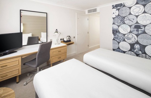 Peterborough Hotel | Holiday Inn Peterborough West by IHG