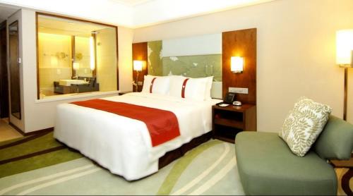 Qingdao City Center Hotel | Holiday Inn Qingdao City Center by IHG - May 4th Square