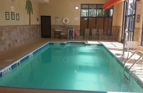 Quincy Hotel | Holiday Inn Quincy by IHG