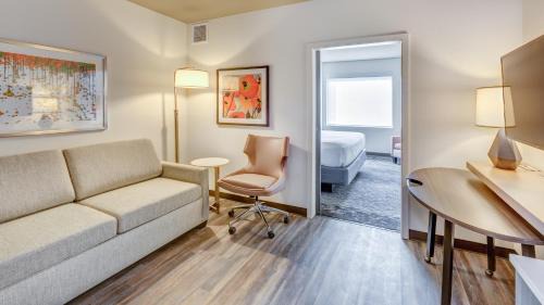 Bellingham Hotel | Holiday Inn & Suites Bellingham by IHG