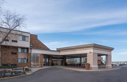 St. Cloud Hotel | Holiday Inn & Suites St. Cloud by IHG