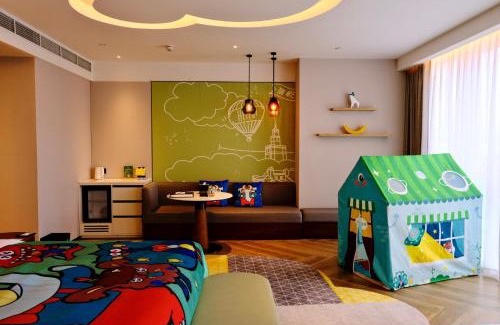 Baqiao Hotel | Holiday Inn Xi'an Chanba by IHG-Near Xi'an International Convention Exhibition Center and Shopping mall and The Romantic show of Xi'an-Free Luggage Storage-English Service