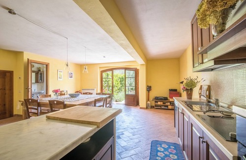 Villa A Sesta House | Holiday Home "Casa Minuccia" with Pool, Garden & Wi-Fi
